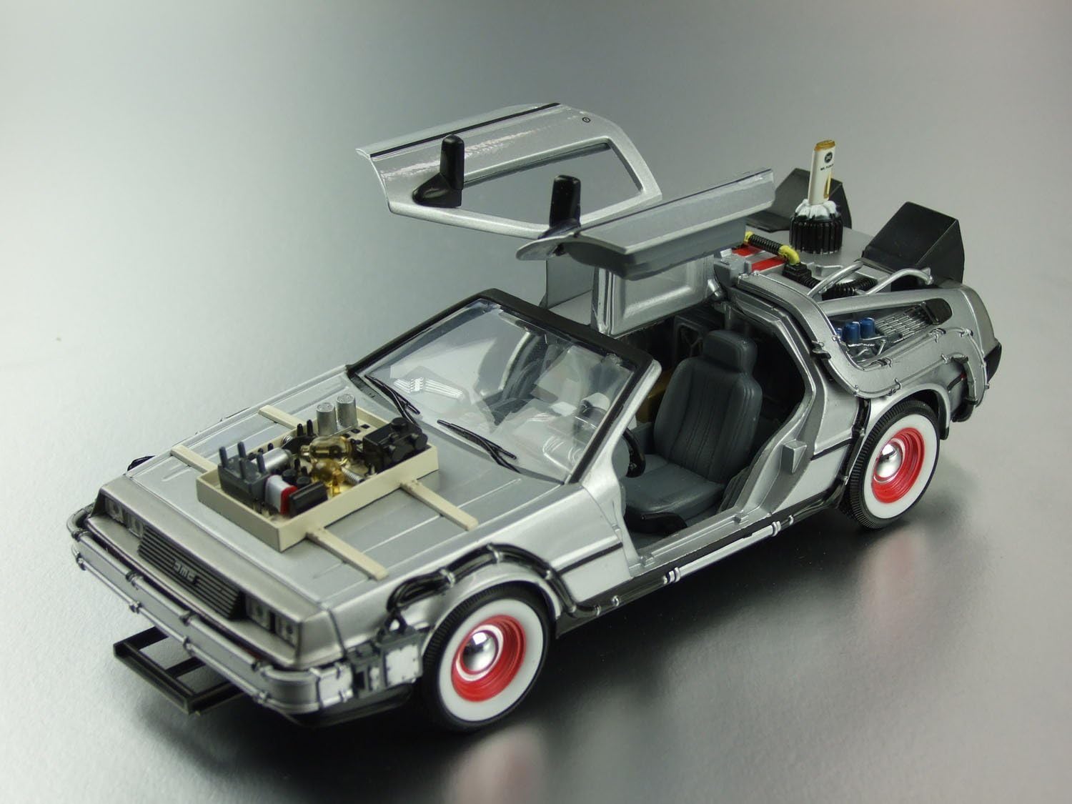 Voiture Welly 1/24 Retour Vers Le Futur 3 Delorean Time Machine